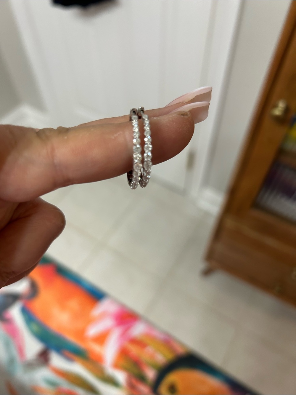 14k white gold loop earrings - Picture 3 of 3